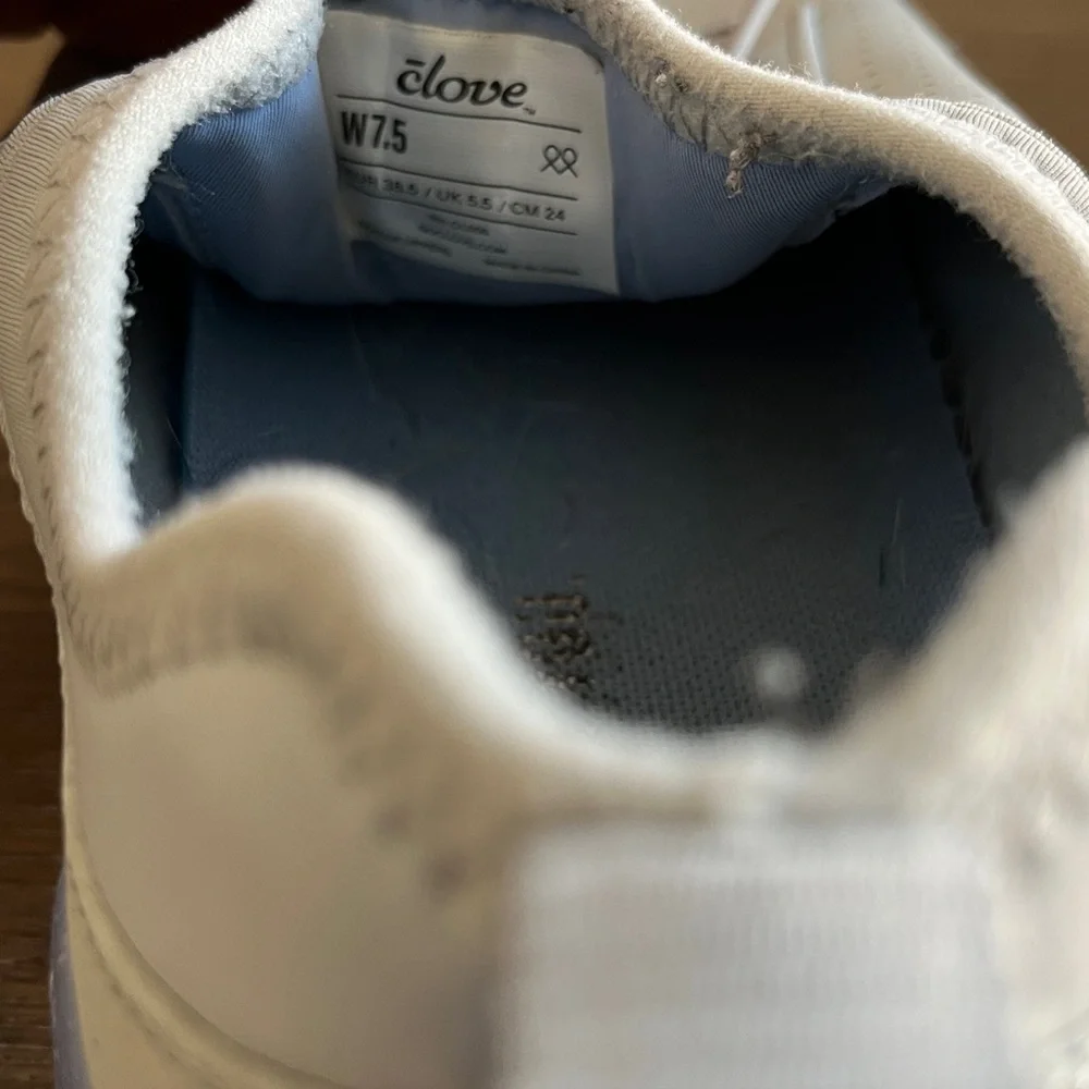 Clove Women's Light Gray‎ and Lavender Nursing Shoes Size 7.5